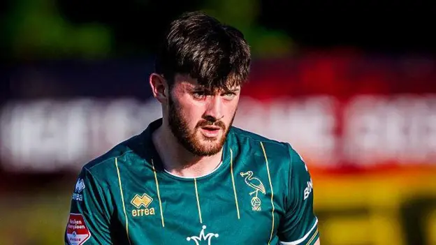 Striker NI Bonis bergabung dengan Chesterfield dari Den Haag